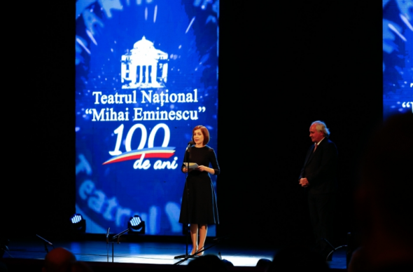 Maia Sandu a conferit distincții mai multor oameni de cultură: Să le prețuim munca. Să le prețuim talentul